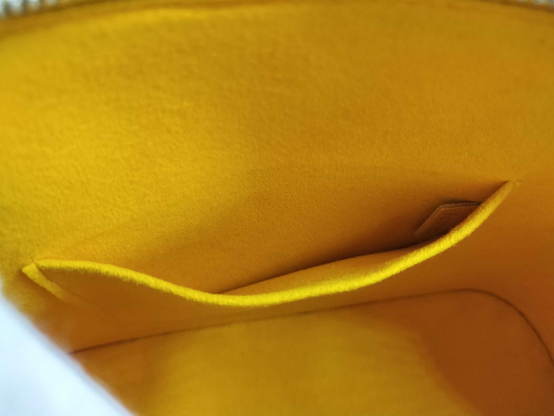 LOUIS VUITTON FL3183 Epi Louis Vuitton Alma BB Handbag