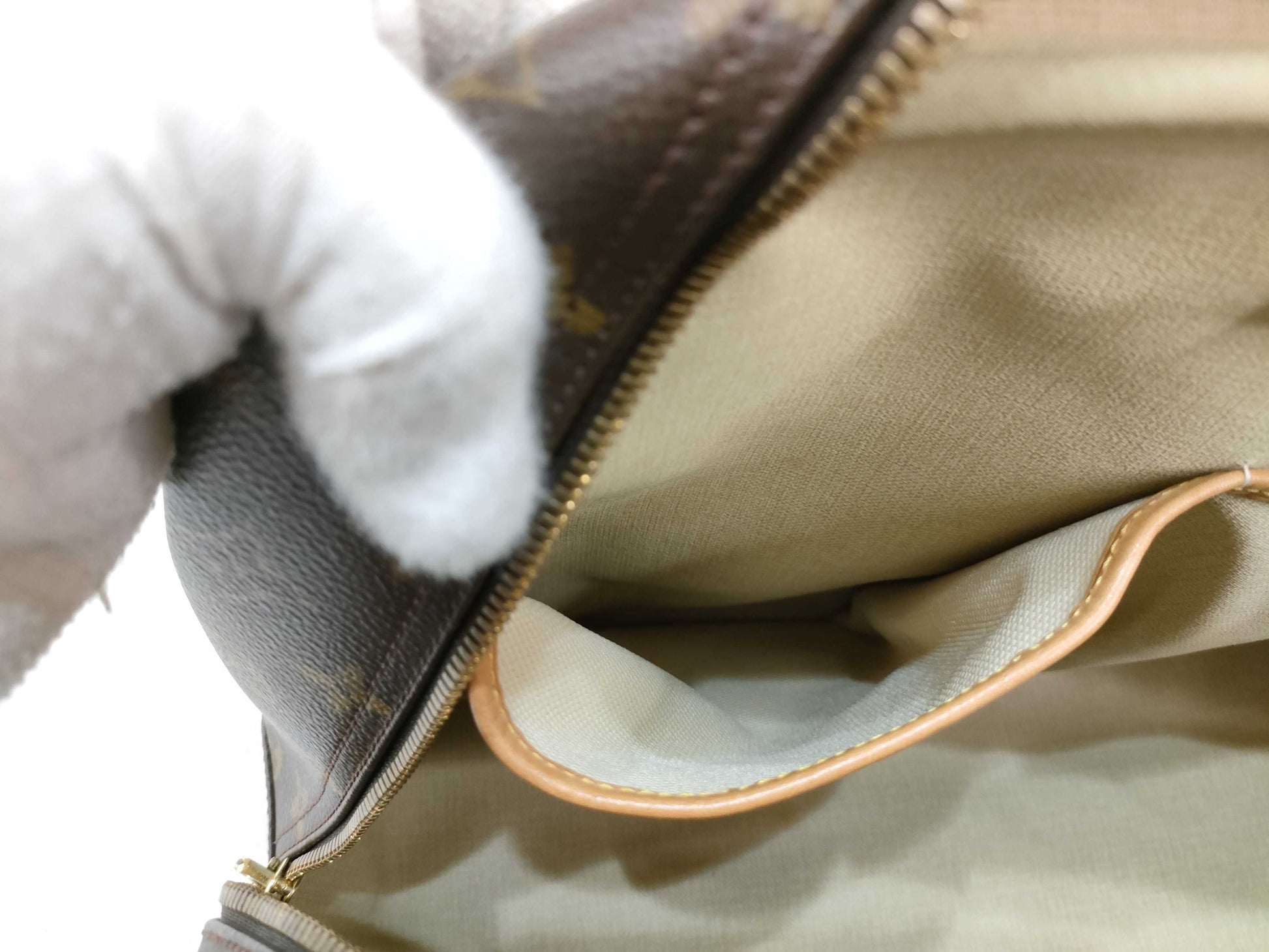LOUIS VUITTON MB 1918 Monogram Louis Vuitton Handbag