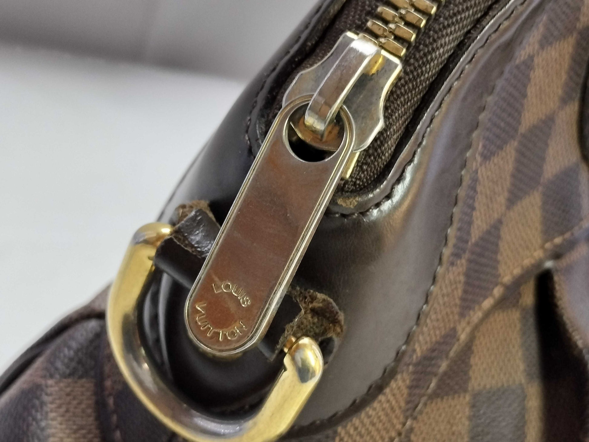 LOUIS VUITTON AR1018 Damier Louis Vuitton Handbag
