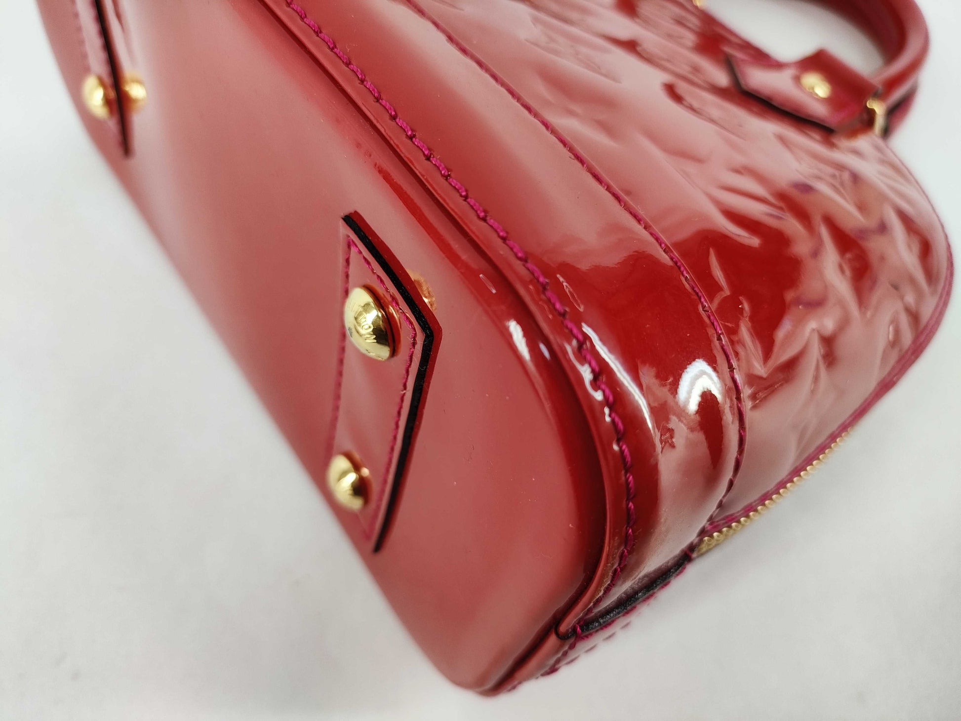LOUIS VUITTON Vernis Louis Vuitton Alma BB Handbag with Serial Number