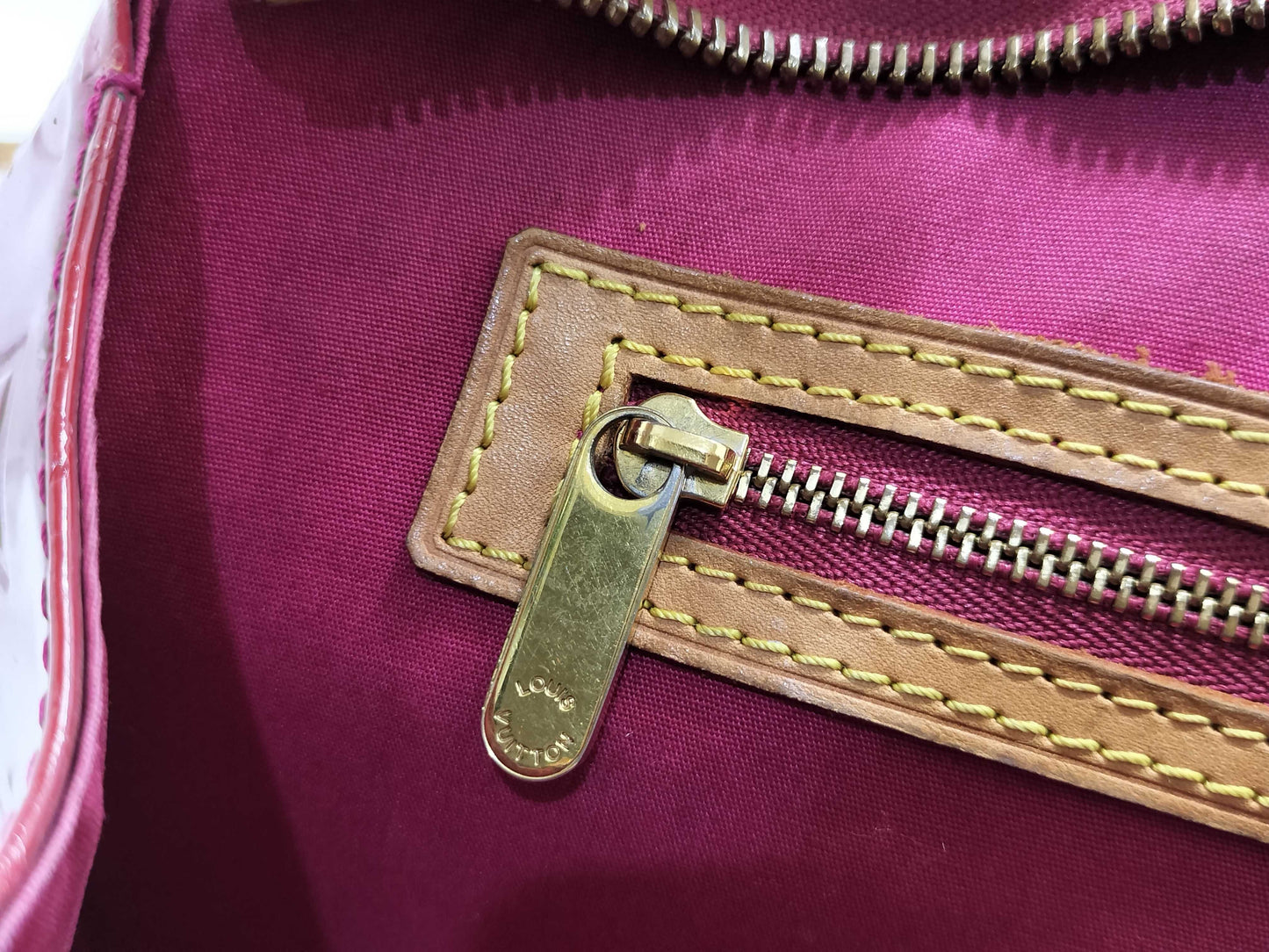 LOUIS VUITTON DR3153 Vernis Louis Vuitton Handbag