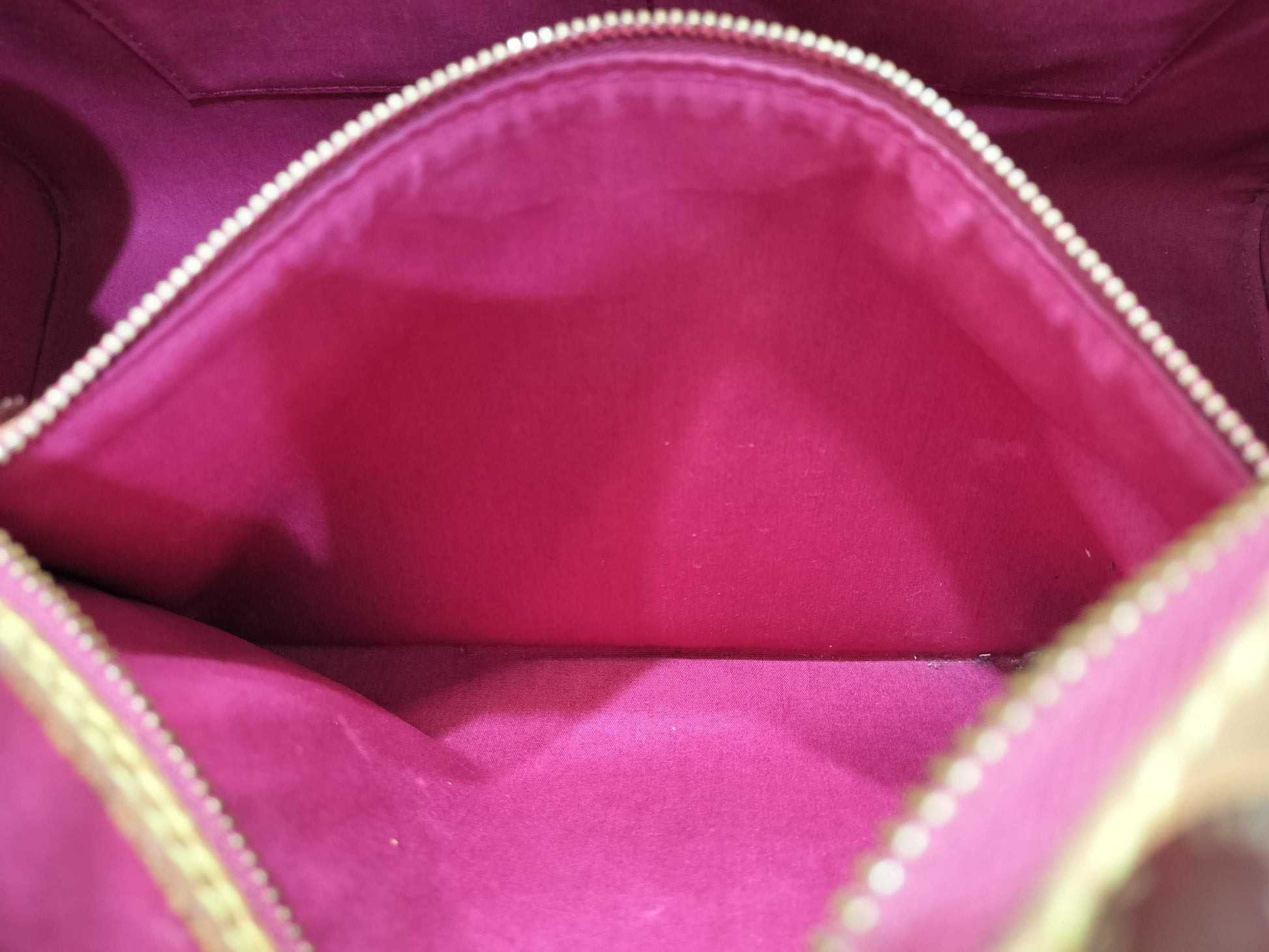 LOUIS VUITTON DR3153 Vernis Louis Vuitton Handbag