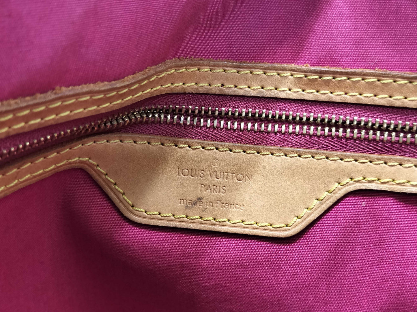 LOUIS VUITTON DR3153 Vernis Louis Vuitton Handbag
