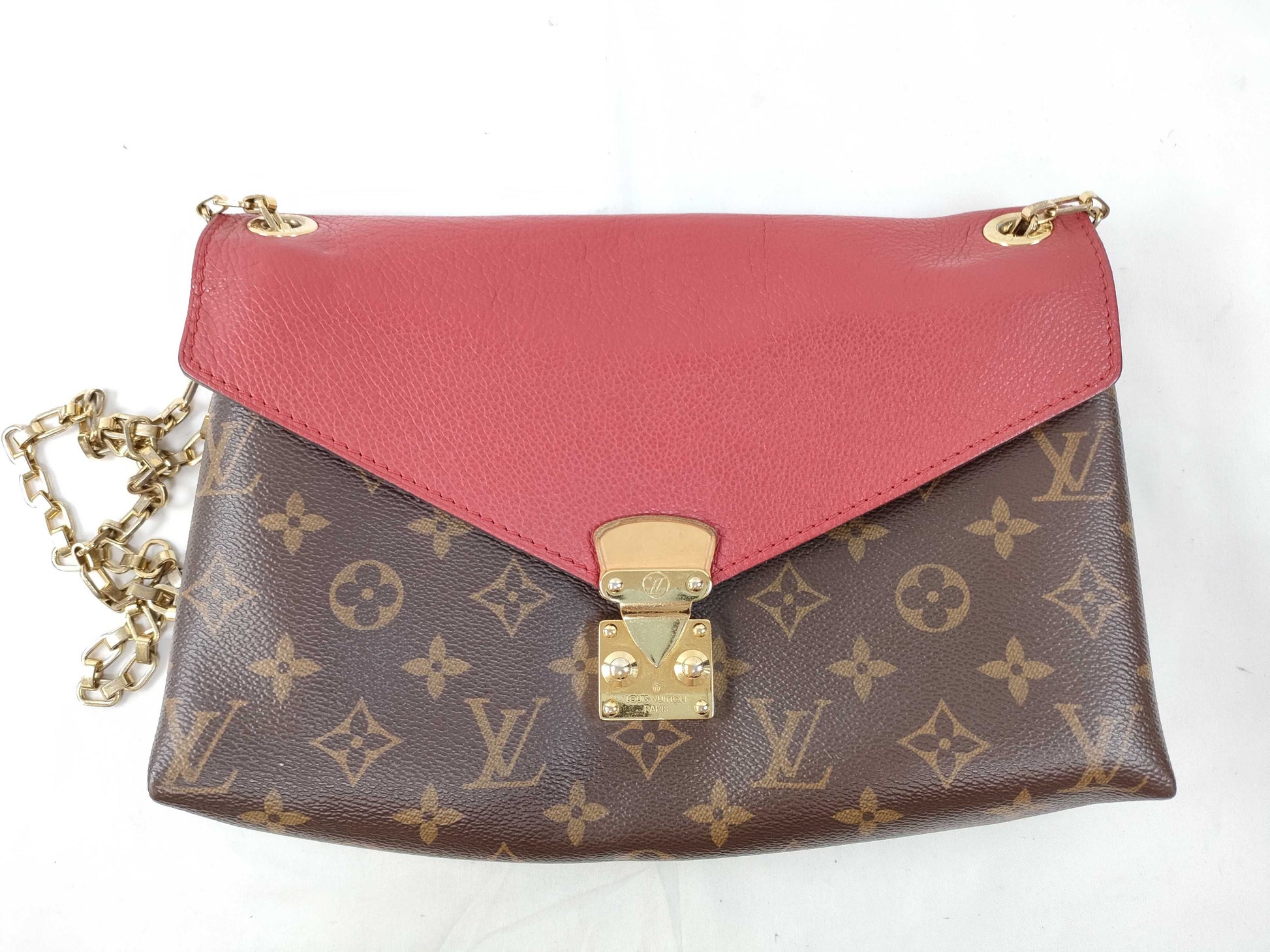 LOUIS VUITTON CA 4115 RFID Unverified Monogram Louis Vuitton Chain Shoulder Bag