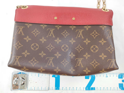 LOUIS VUITTON CA 4115 RFID Unverified Monogram Louis Vuitton Chain Shoulder Bag