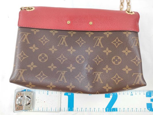 LOUIS VUITTON CA 4115 RFID Unverified Monogram Louis Vuitton Chain Shoulder Bag