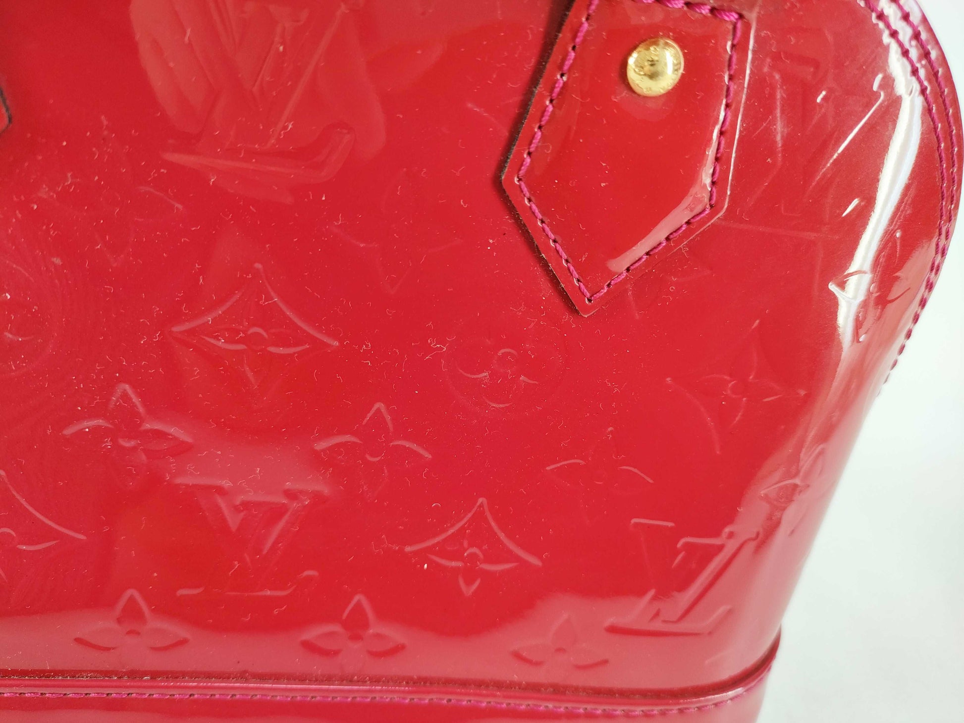 LOUIS VUITTON Vernis Louis Vuitton Alma BB Handbag with Serial Number
