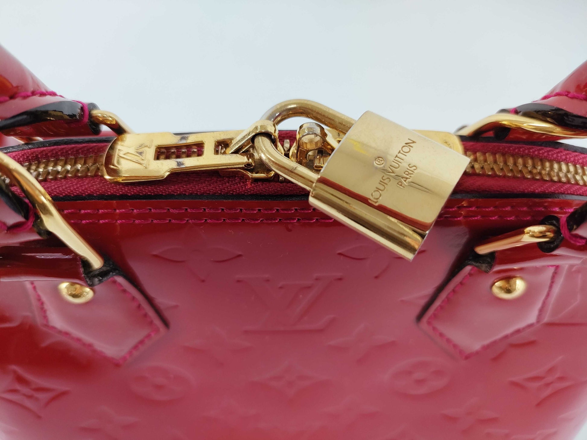 LOUIS VUITTON Vernis Louis Vuitton Alma BB Handbag with Serial Number