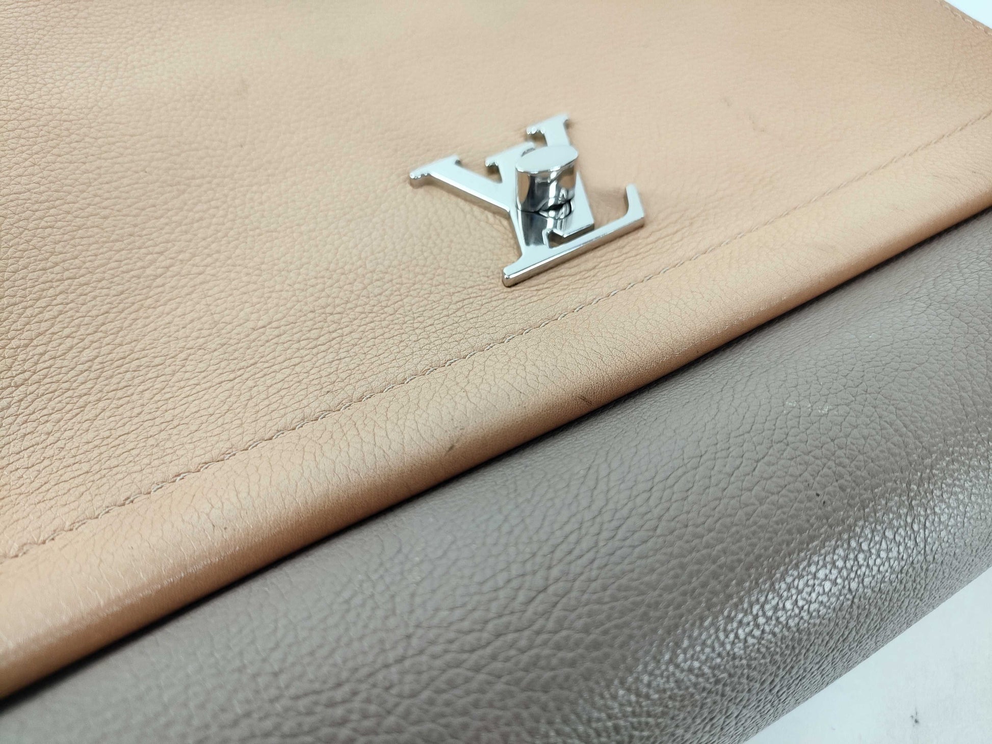LOUIS VUITTON Unconfirmed Louis Vuitton Shoulder Bag Handbag