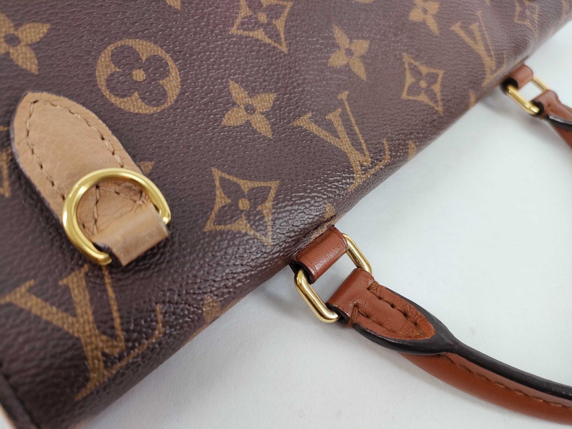 LOUIS VUITTON AR2189 Monogram Louis Vuitton Message Shoulder Bag Handbag