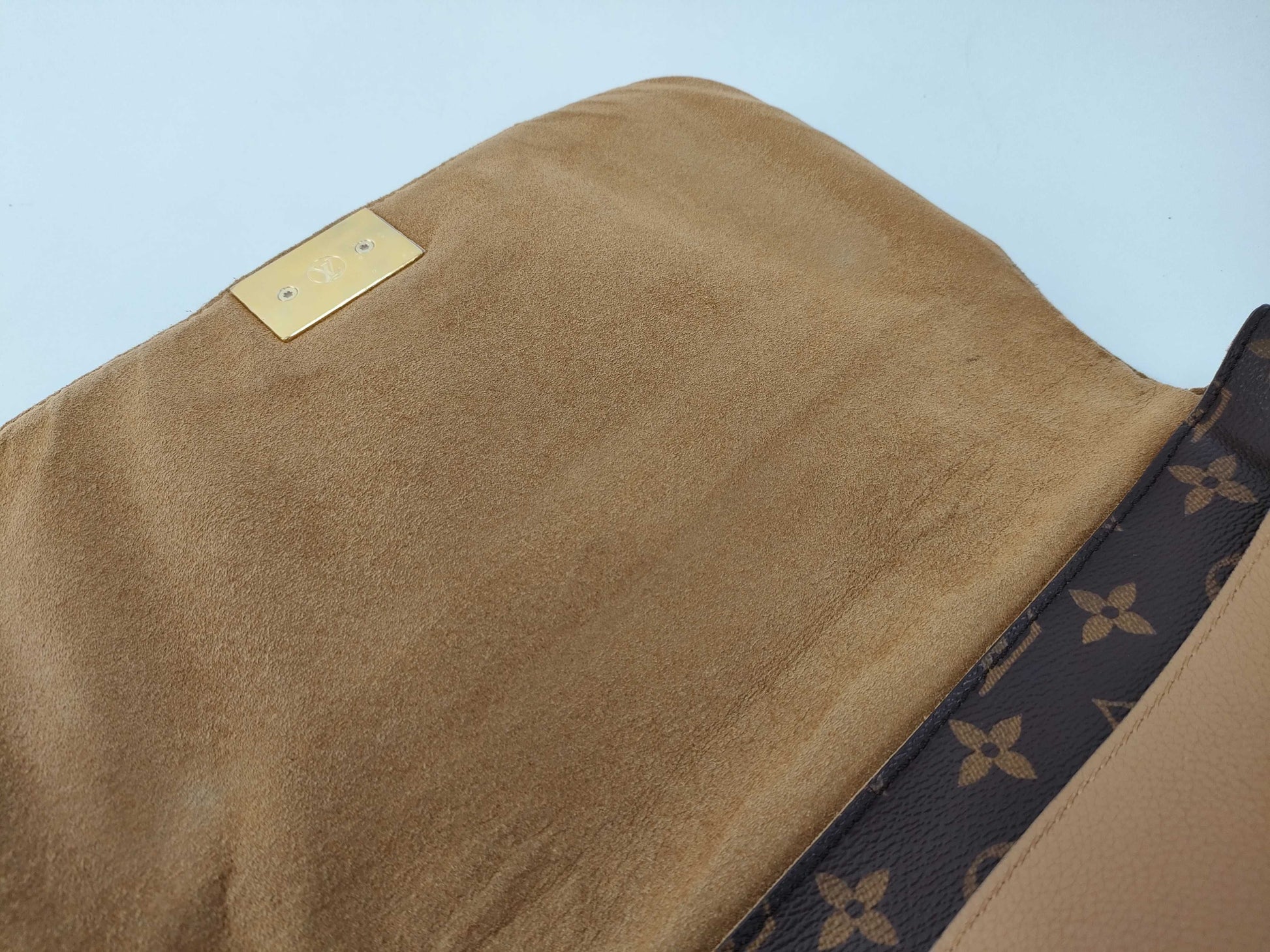 LOUIS VUITTON AR2189 Monogram Louis Vuitton Message Shoulder Bag Handbag