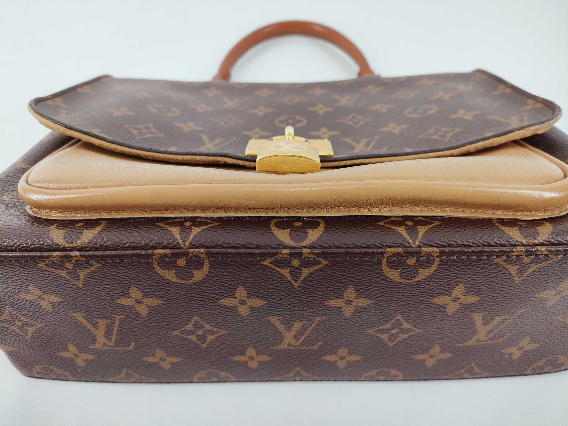 LOUIS VUITTON AR2189 Monogram Louis Vuitton Message Shoulder Bag Handbag
