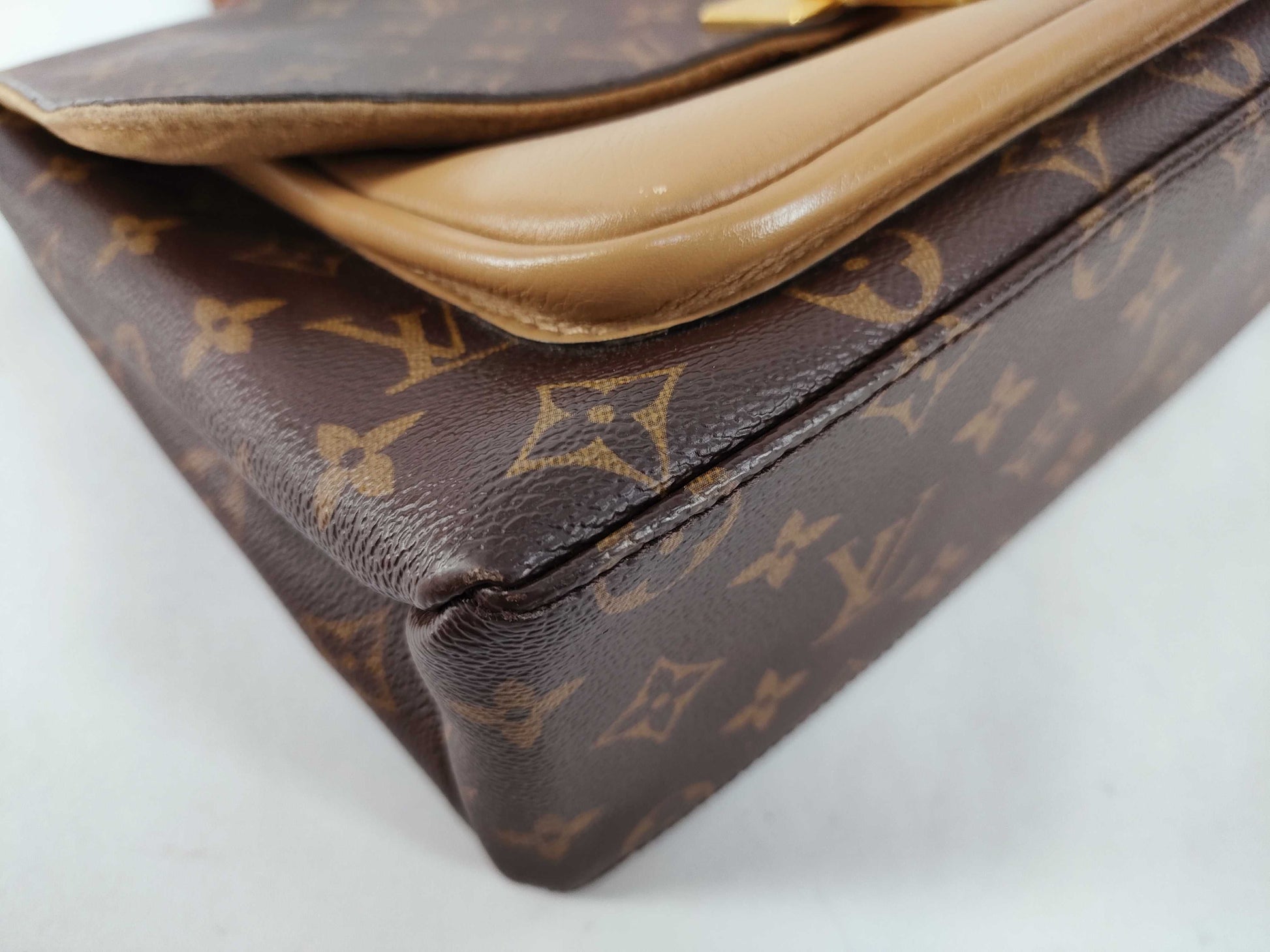 LOUIS VUITTON AR2189 Monogram Louis Vuitton Message Shoulder Bag Handbag