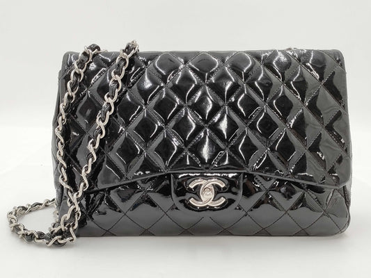 CHANEL Matelasse Shoulder Bag