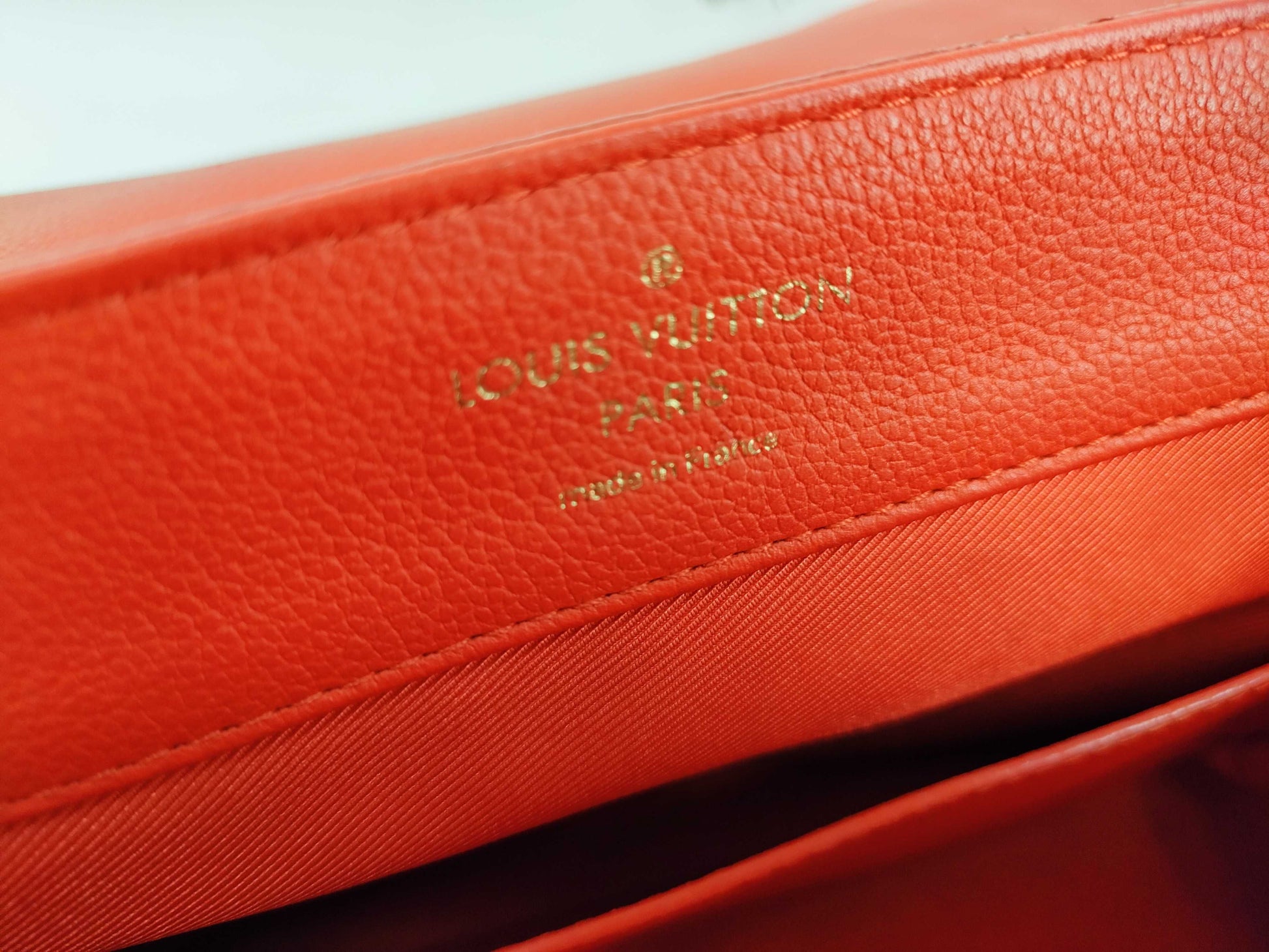 LOUIS VUITTON Unconfirmed Louis Vuitton Message Handbag Handbag