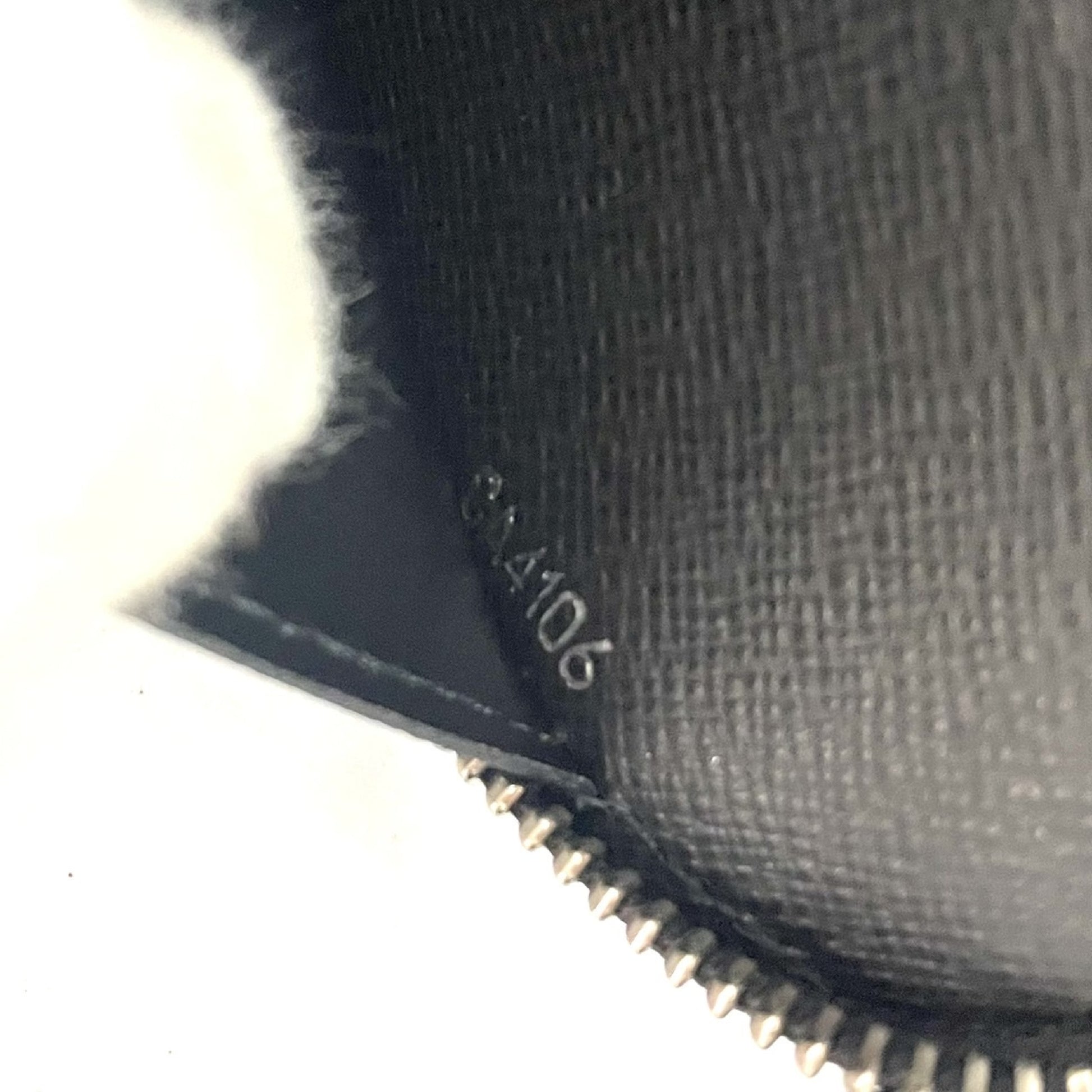 LOUIS VUITTON Zippy Organizer Wallet