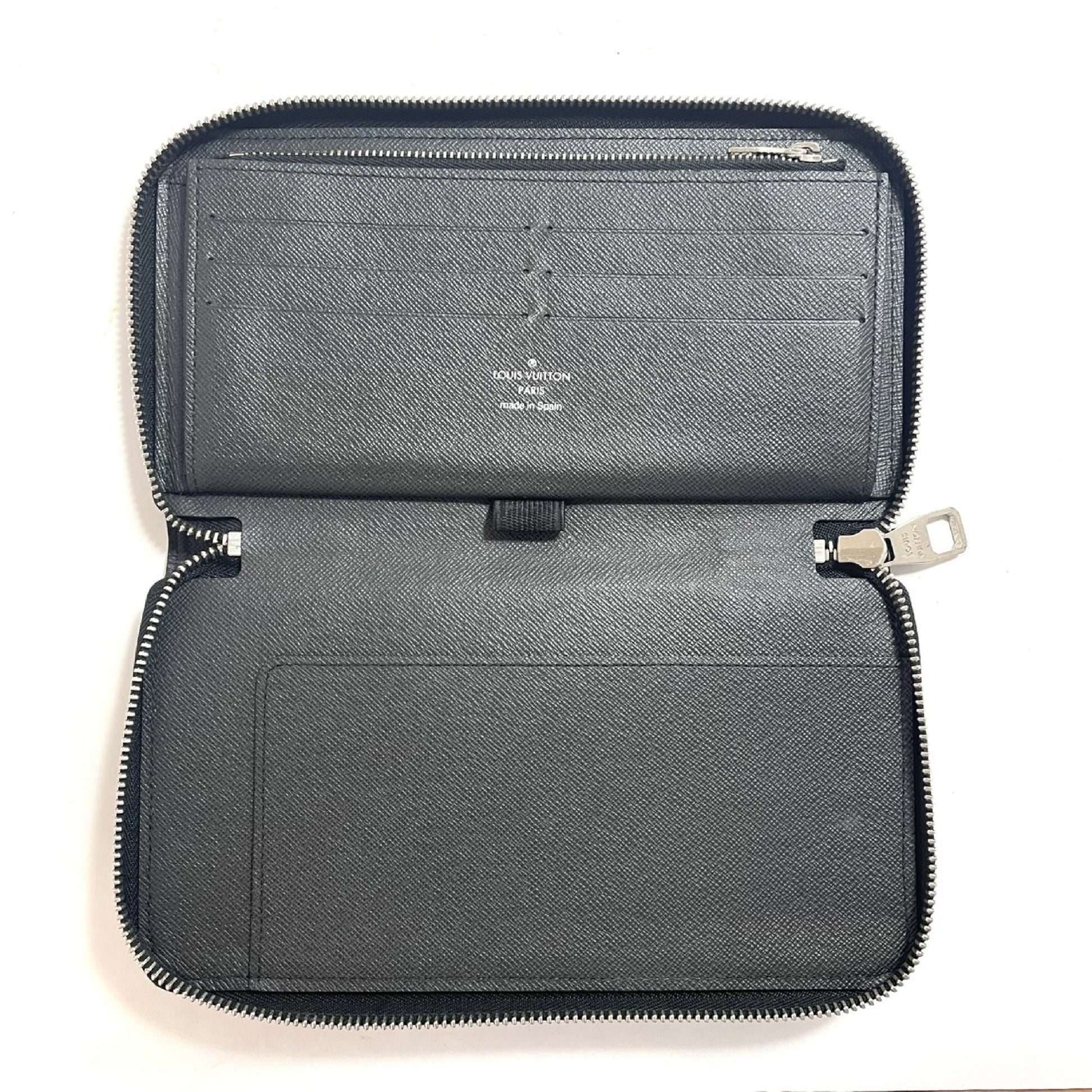 LOUIS VUITTON Zippy Organizer Wallet