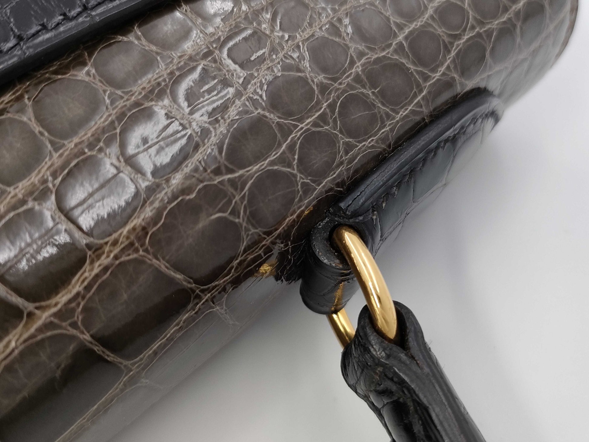HERMES Kelly 32 Alligator Tricolore Shoulder Bag with Gold Hardware