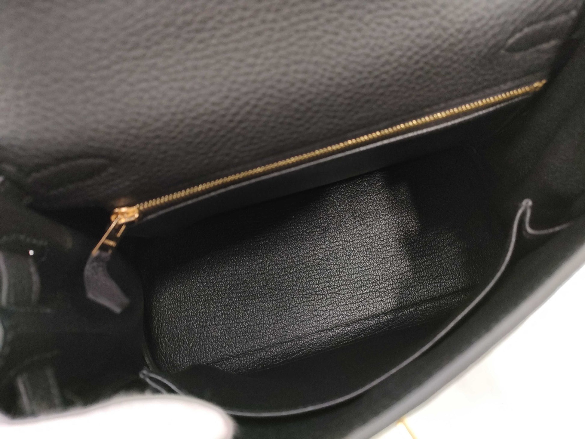 HERMES Kelly 25 Togo Black Handbag with GD Hardware and Double Stamp
