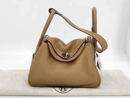 HERMES Lindy 26 Handbag in Taurillon Brown with Silver Hardware 