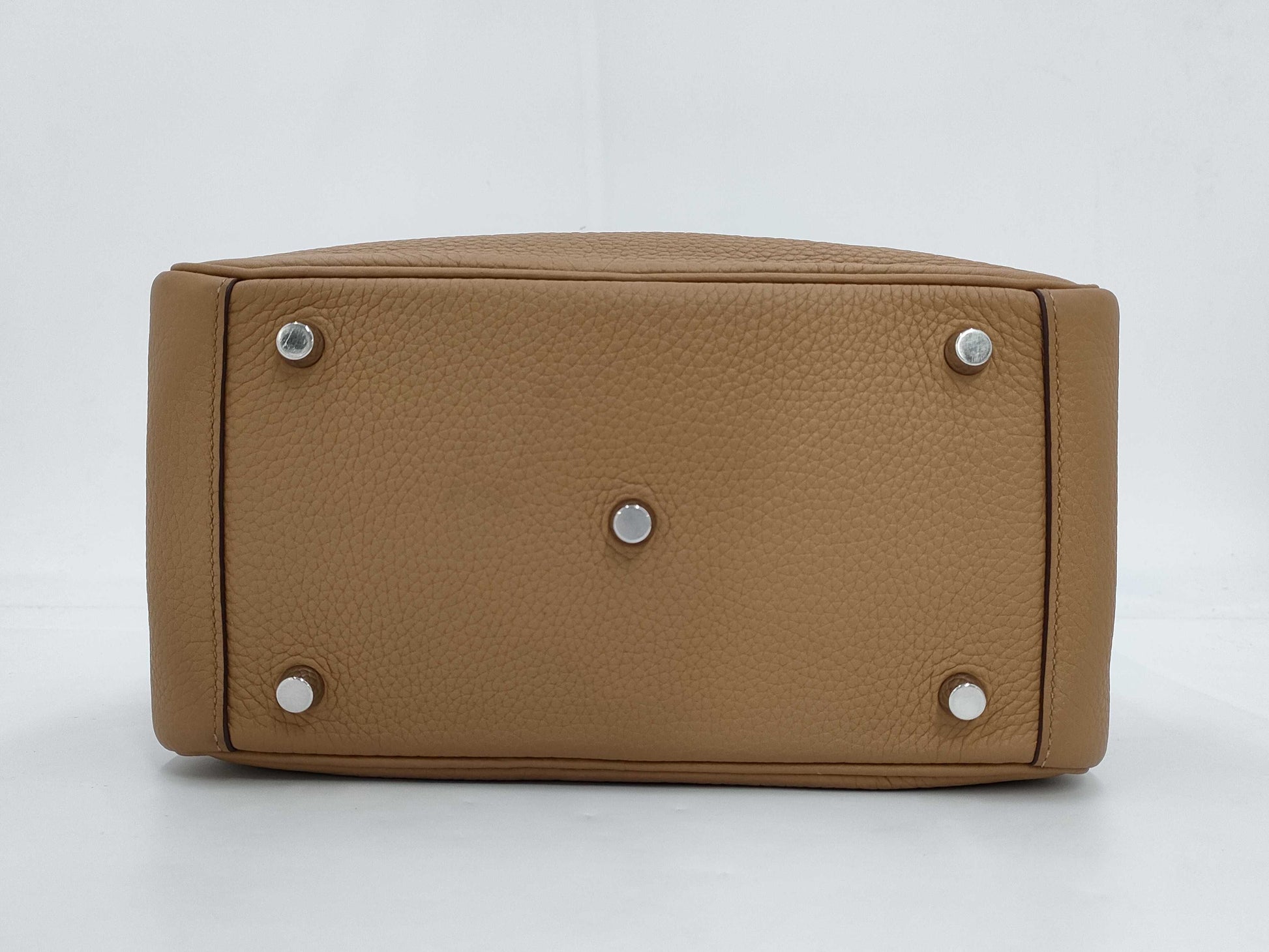 HERMES Lindy 26 Handbag in Taurillon Brown with Silver Hardware 