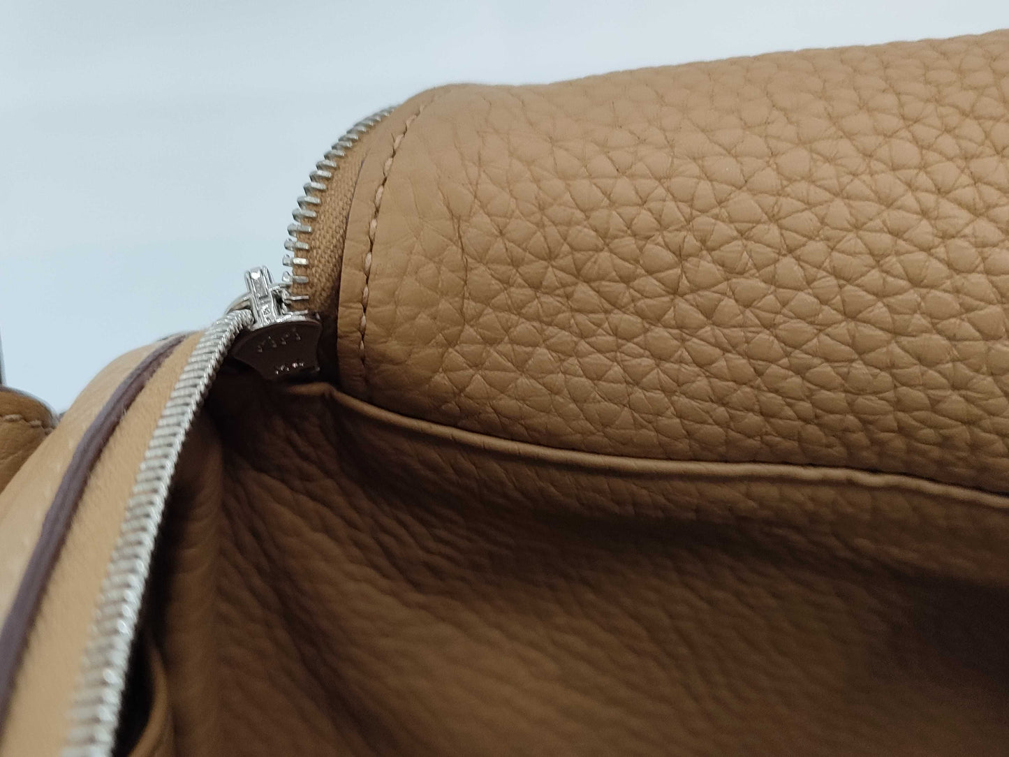 HERMES Lindy 26 Handbag in Taurillon Brown with Silver Hardware 