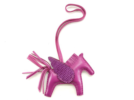 HERMES [Engraved] U Hermes Rodeo Charm Pegasus Touch Lizard Pink Purple U Engraved Charm