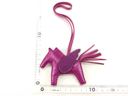 HERMES [Engraved] U Hermes Rodeo Charm Pegasus Touch Lizard Pink Purple U Engraved Charm