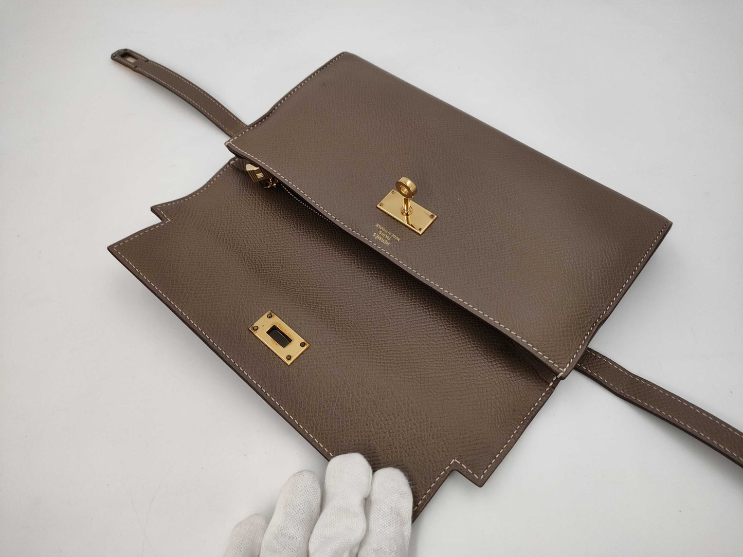 HERMES Kelly Wallet Long Etoupe Gold Hardware C Stamp Wallet