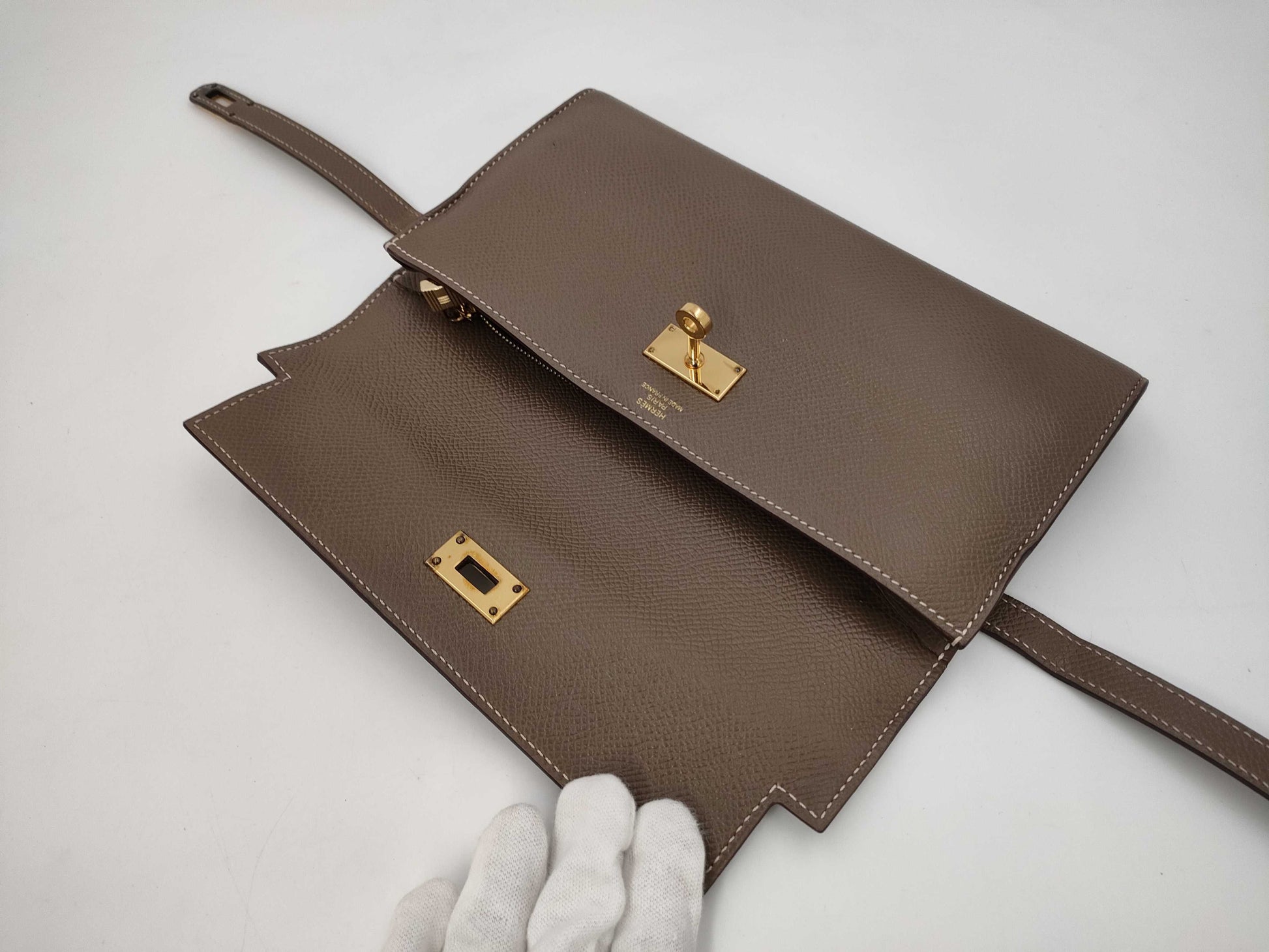 HERMES Kelly Wallet Long Etoupe Gold Hardware C Stamp Wallet
