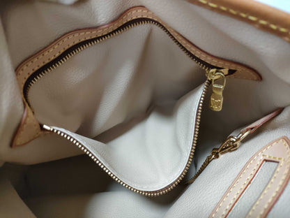 LOUIS VUITTON Monogram Louis Vuitton Bucket Shoulder Bag