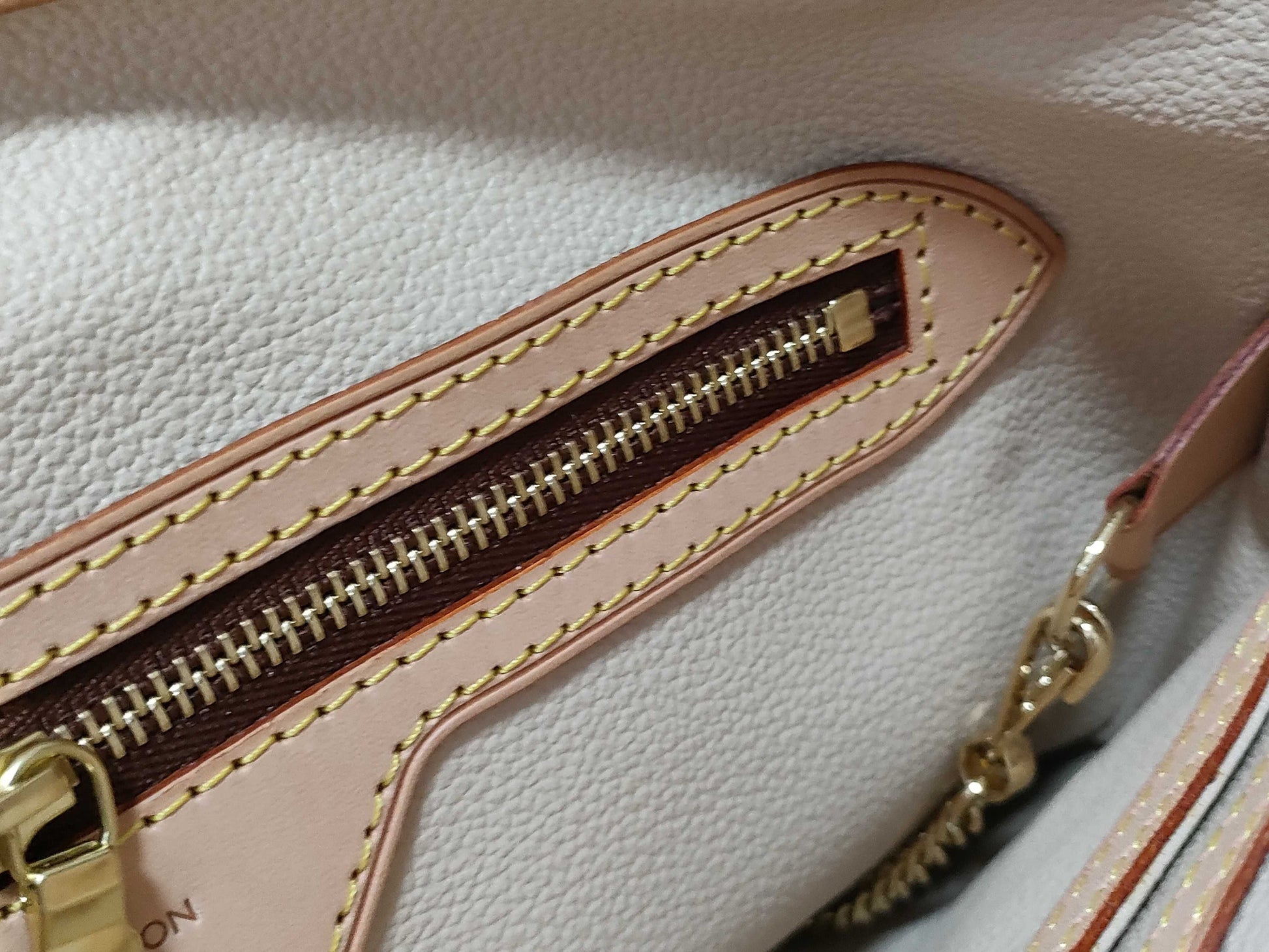 LOUIS VUITTON Monogram Louis Vuitton Bucket Shoulder Bag