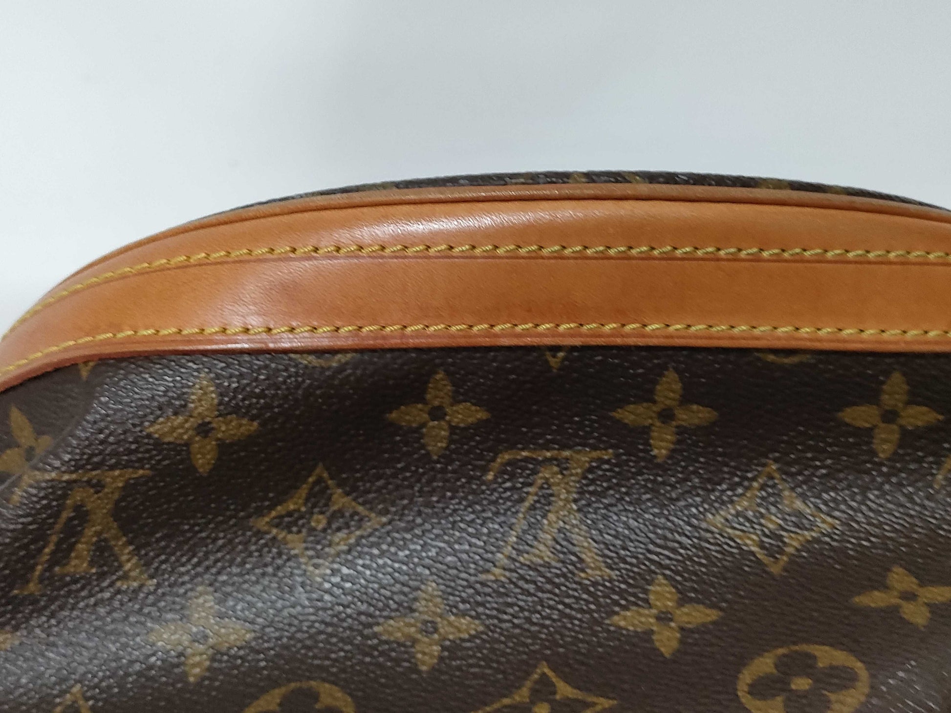 LOUIS VUITTON Monogram Louis Vuitton Bucket Shoulder Bag