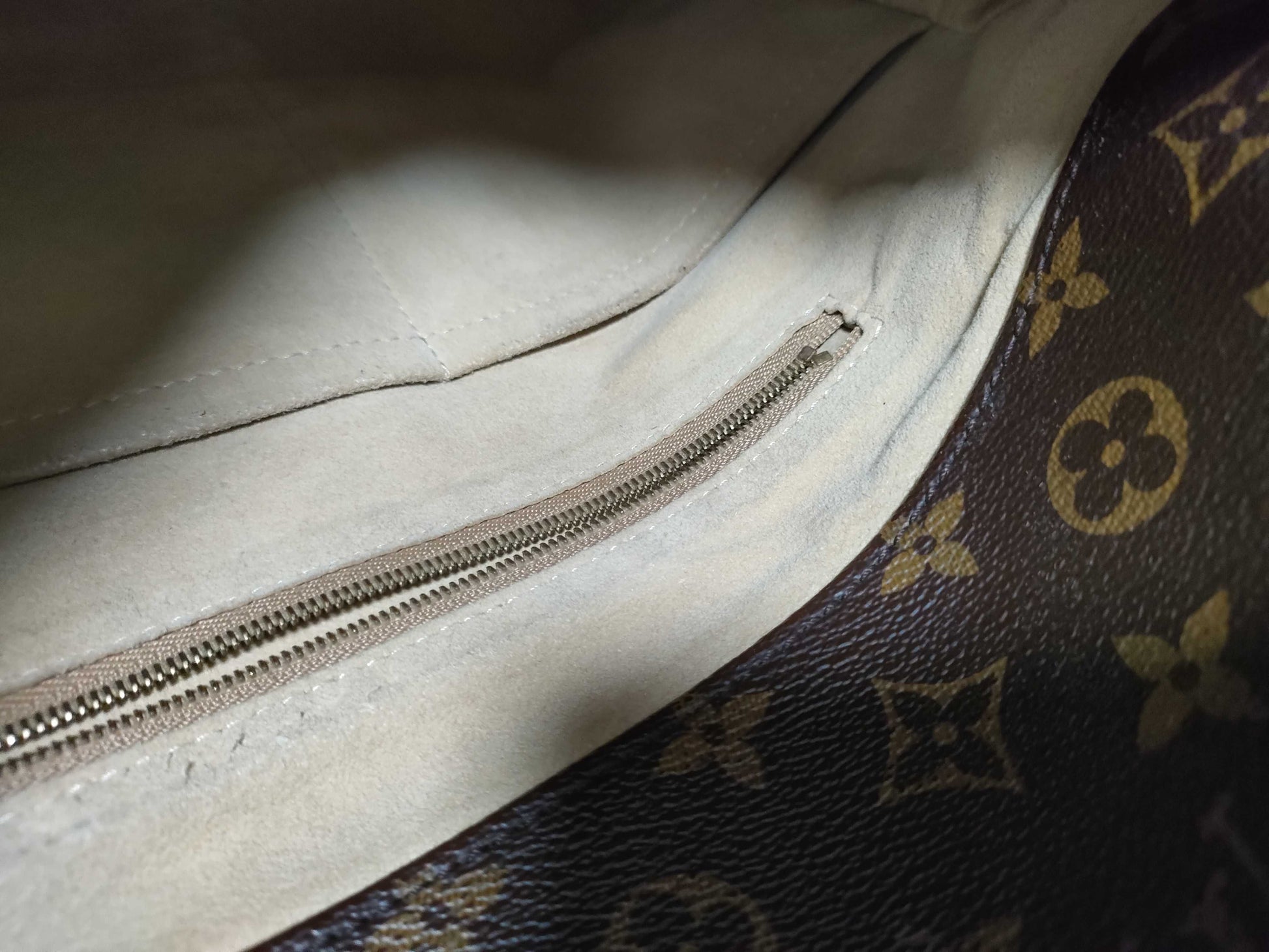 LOUIS VUITTON Monogram LV Artsy Charm Shoulder Bag