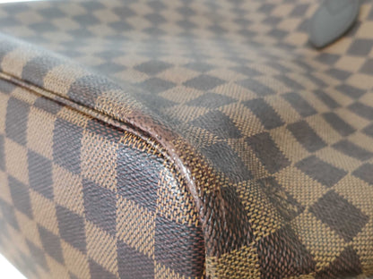 LOUIS VUITTON Damier LV Neverfull MM Damier Pouch Tote Bag