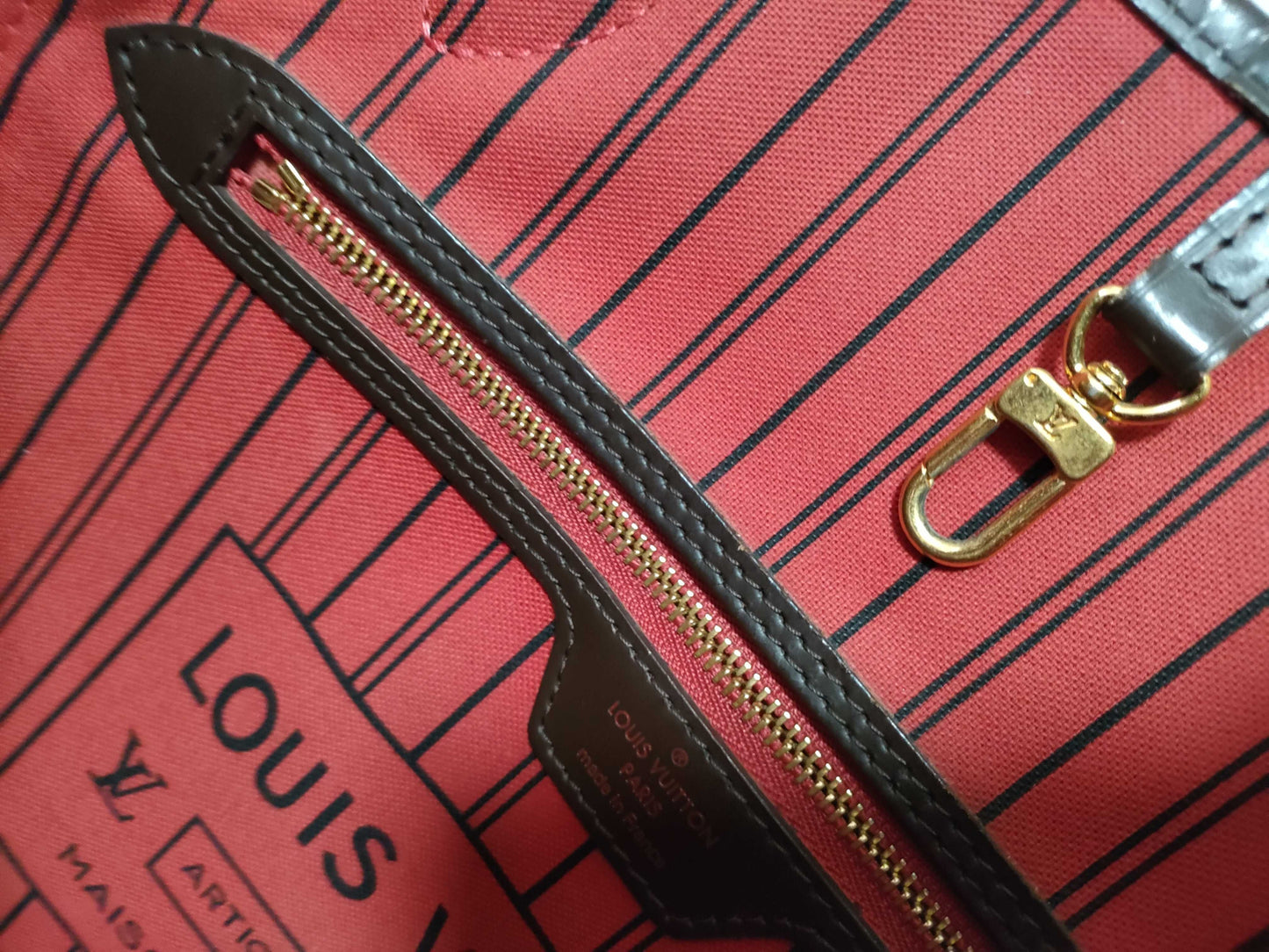 LOUIS VUITTON Damier LV Neverfull MM Damier Pouch Tote Bag