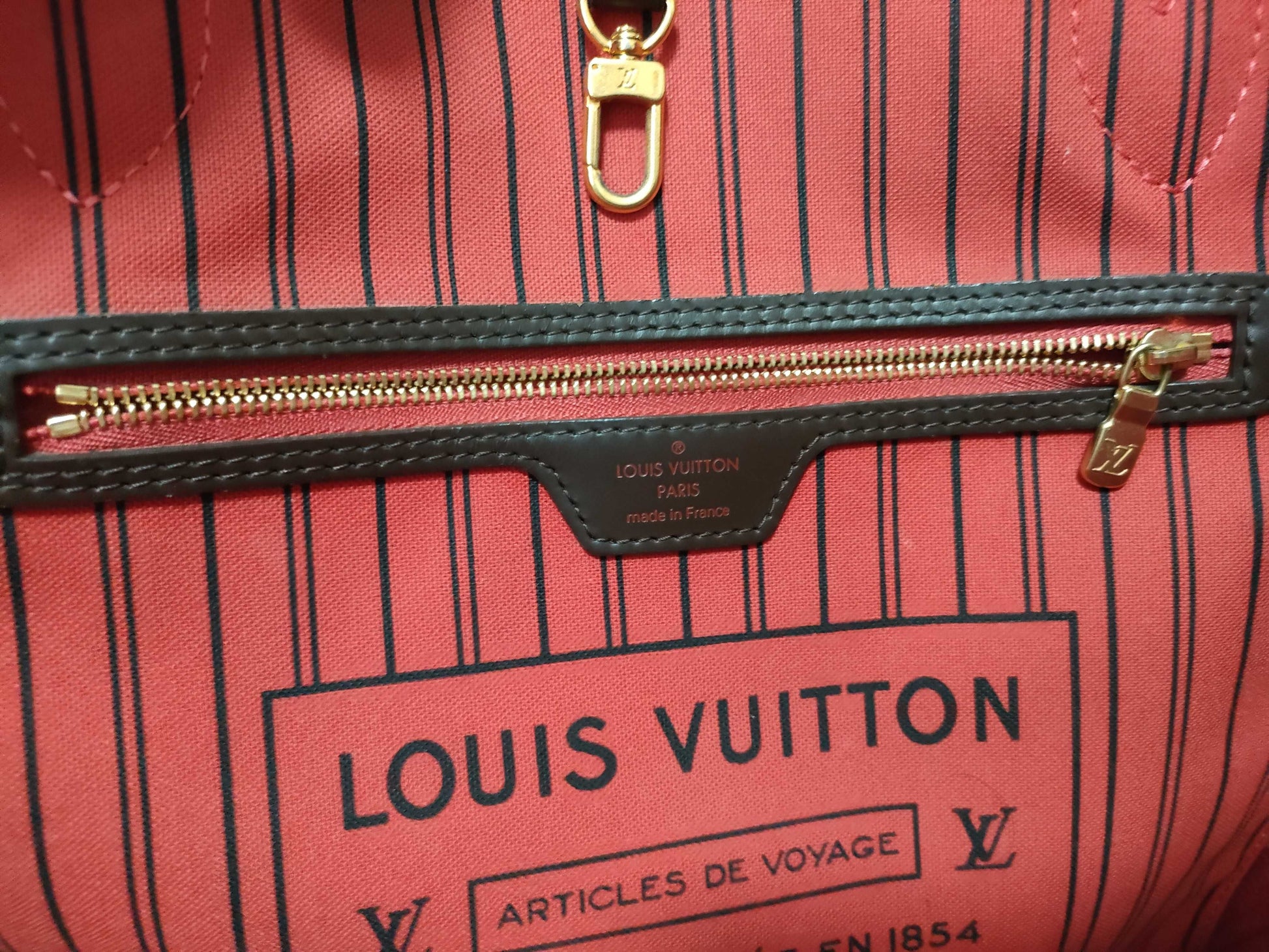 LOUIS VUITTON Damier LV Neverfull MM Damier Pouch Tote Bag