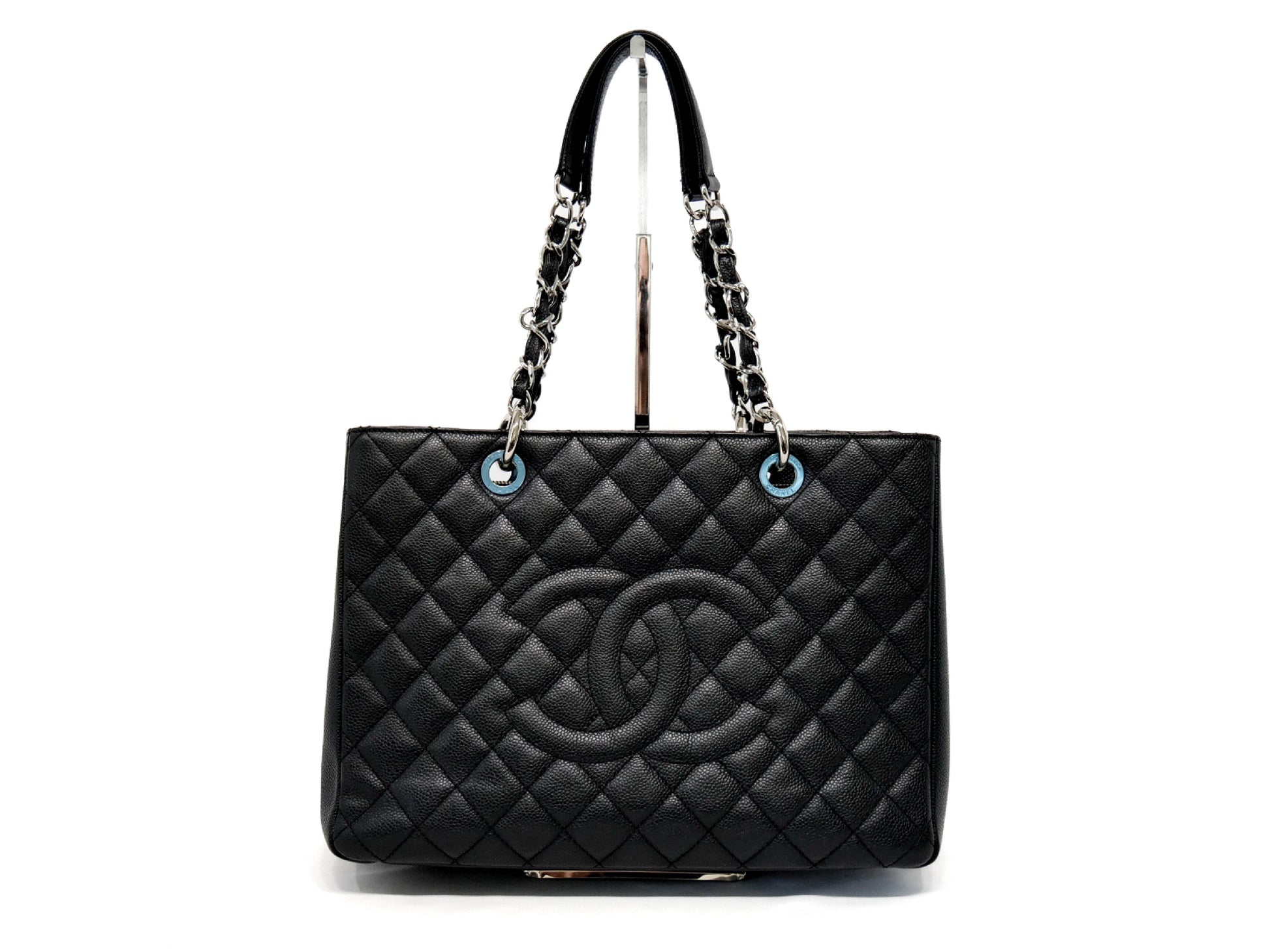 CHANEL GST Serial Silver Hardware Caviar Leather Chain Tote Bag