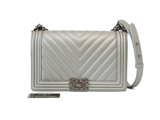 CHANEL Boy Chanel 25 Caviar Leather 22 Series V-Stitch Chevron Shoulder Bag