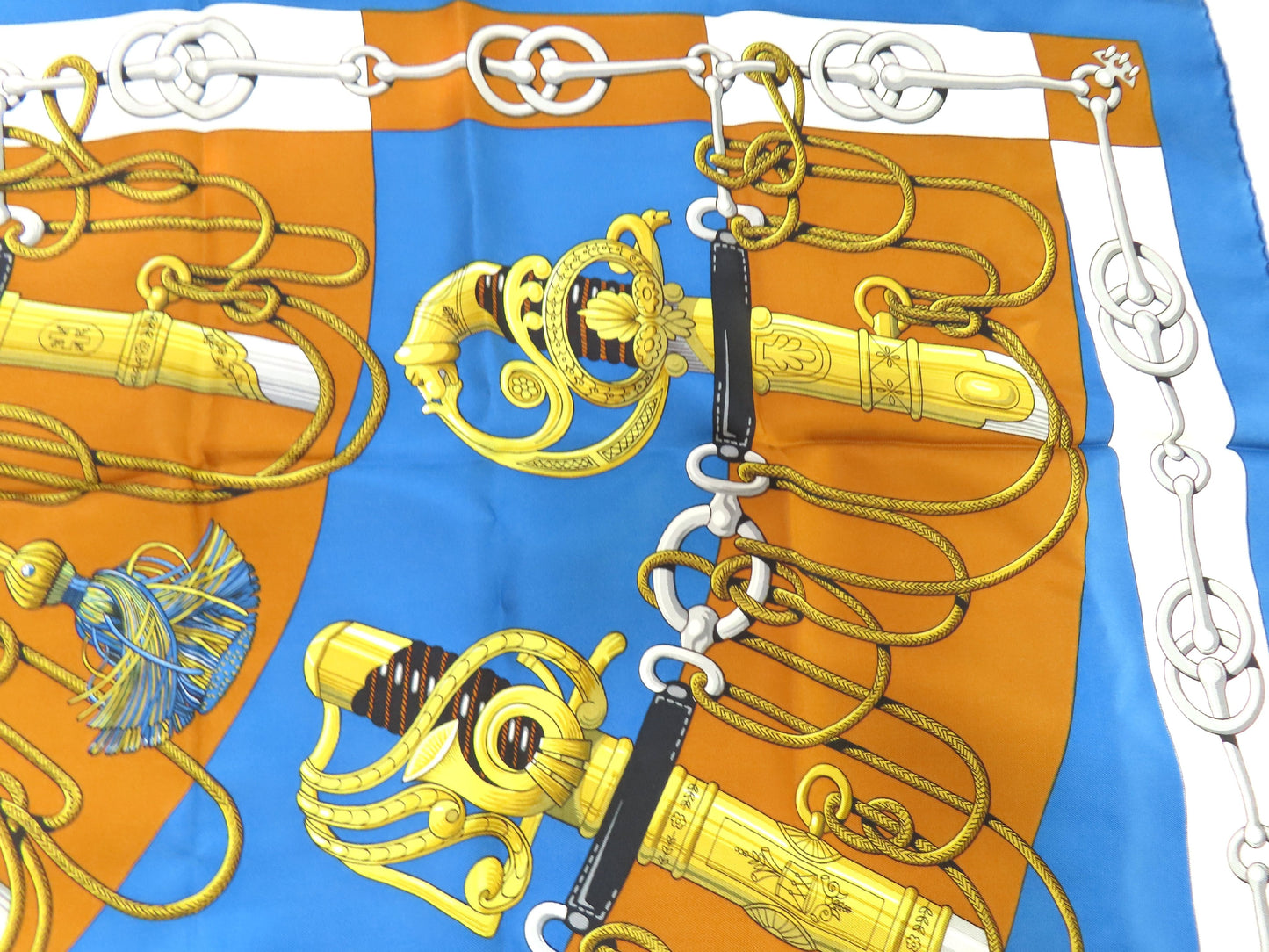 HERMES Carre HERMES Carre 90 Cliquetis Katikachi Sword Pattern Scarf