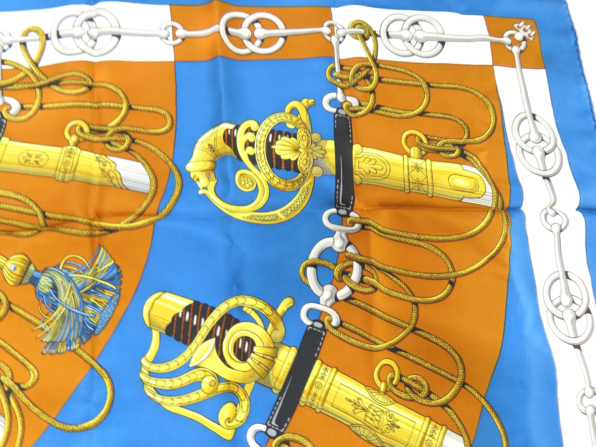 HERMES Carre HERMES Carre 90 Cliquetis Katikachi Sword Pattern Scarf