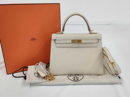 HERMES Kelly 25 Serie Handbag with Gold Hardware and D Stamp