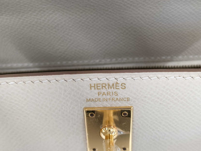 HERMES Kelly 25 Serie Handbag with Gold Hardware and D Stamp