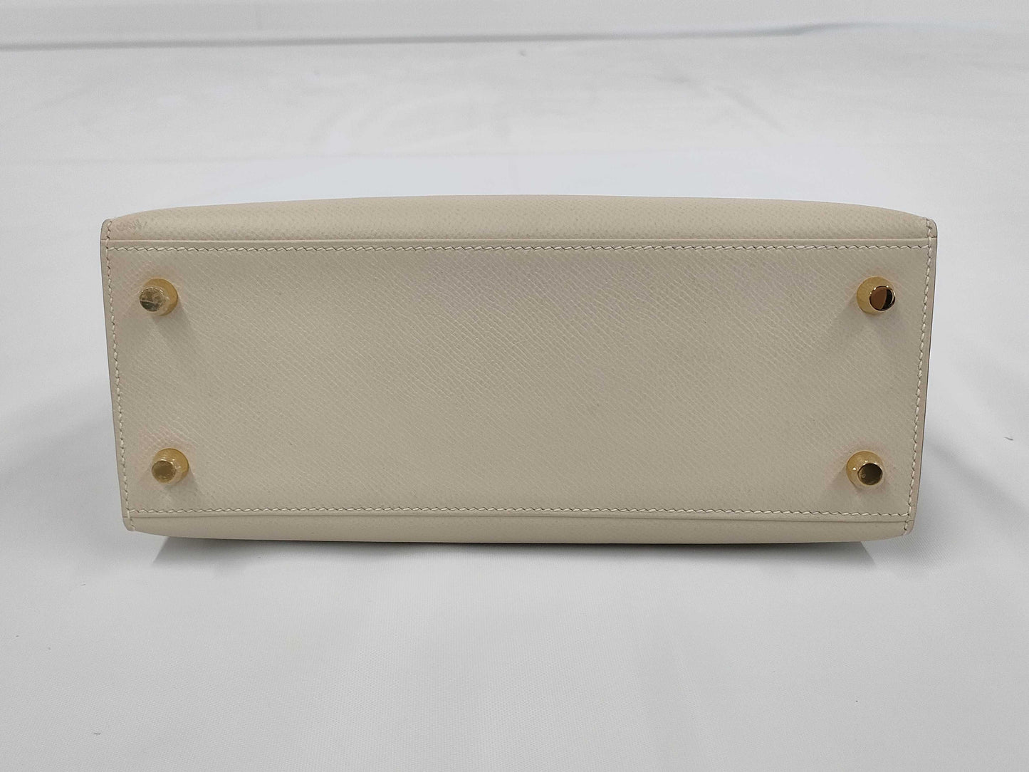 HERMES Kelly 25 Serie Handbag with Gold Hardware and D Stamp