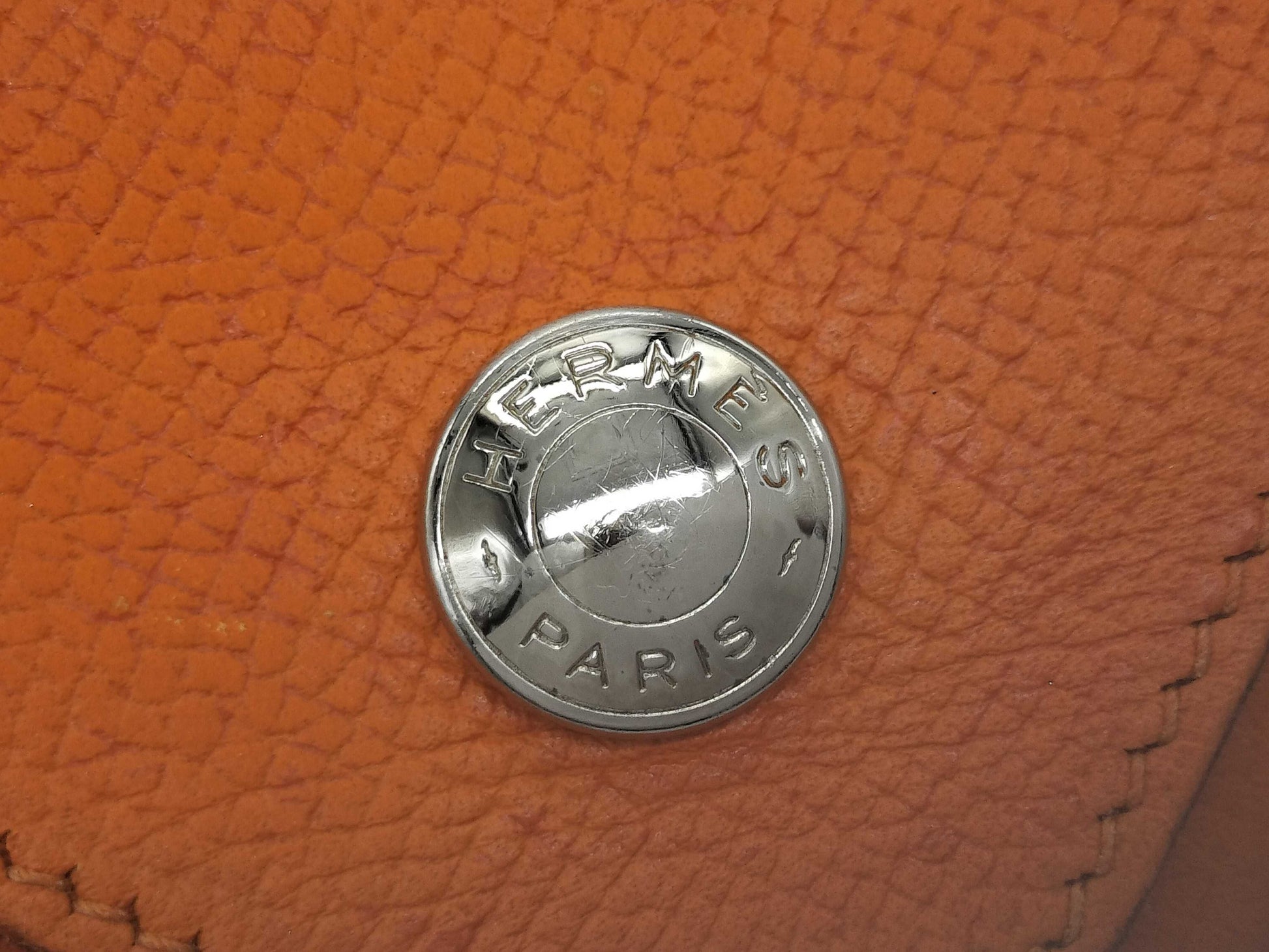 HERMES □L engraved Hermes coin case Ruban Quatre coin case