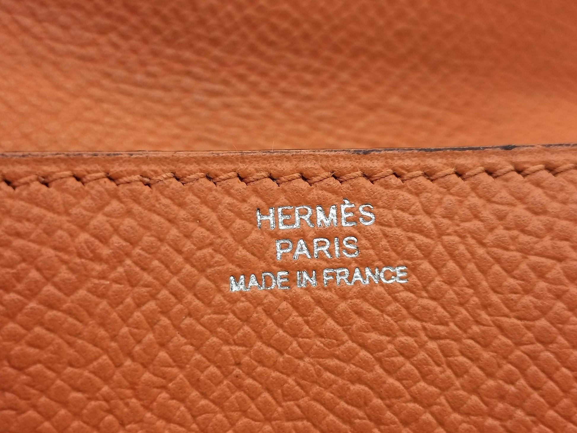 HERMES □L engraved Hermes coin case Ruban Quatre coin case