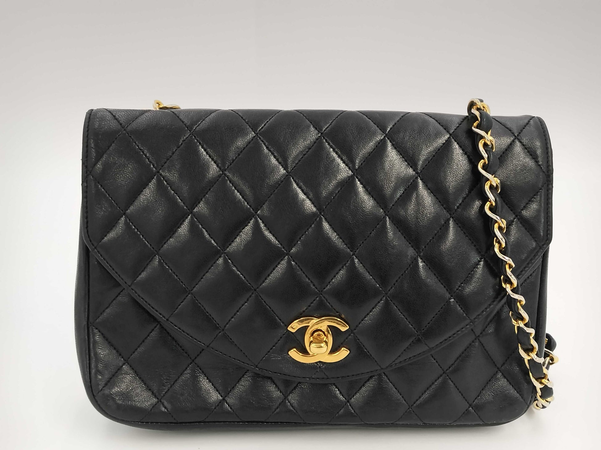 CHANEL Matelasse Chain G Hardware Shoulder Bag