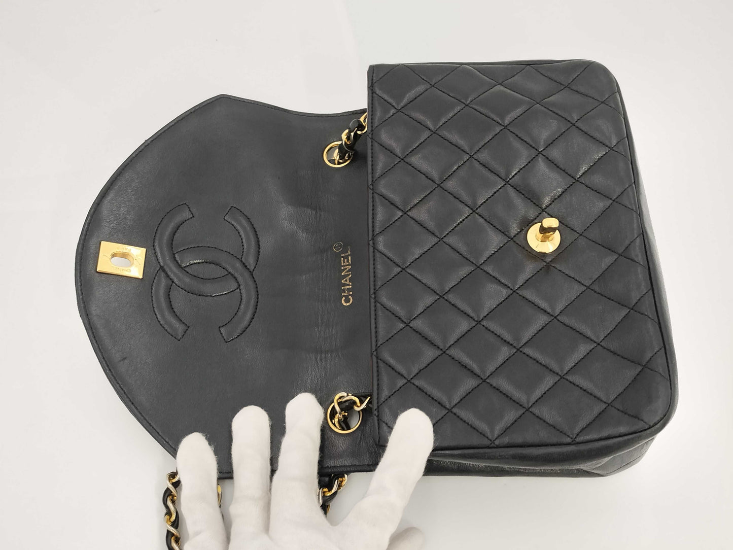 CHANEL Matelasse Chain G Hardware Shoulder Bag