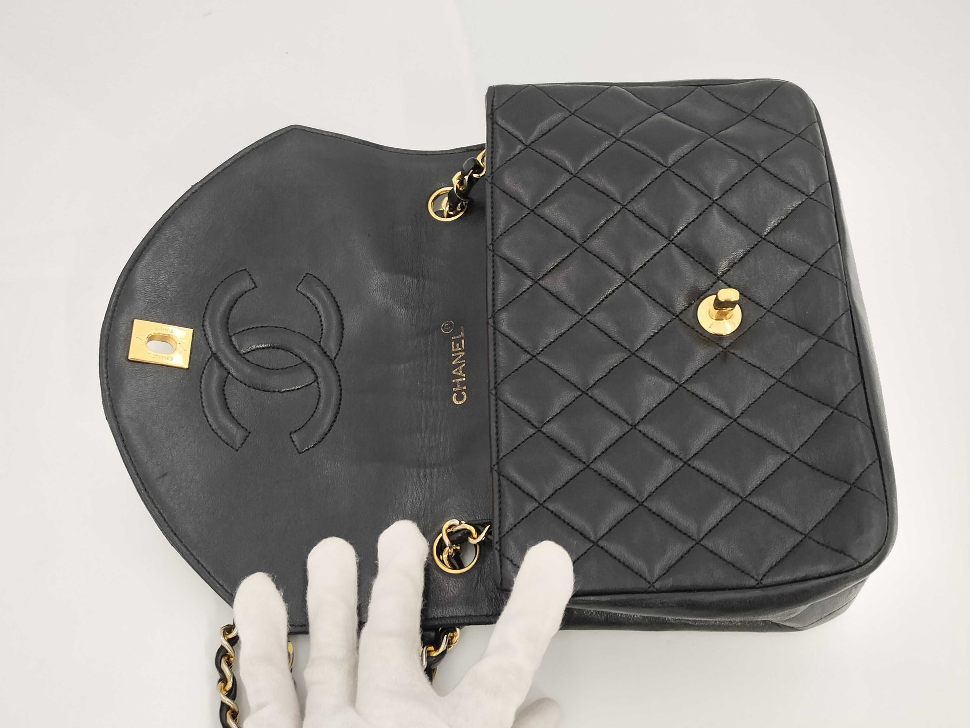 CHANEL Matelasse Chain G Hardware Shoulder Bag