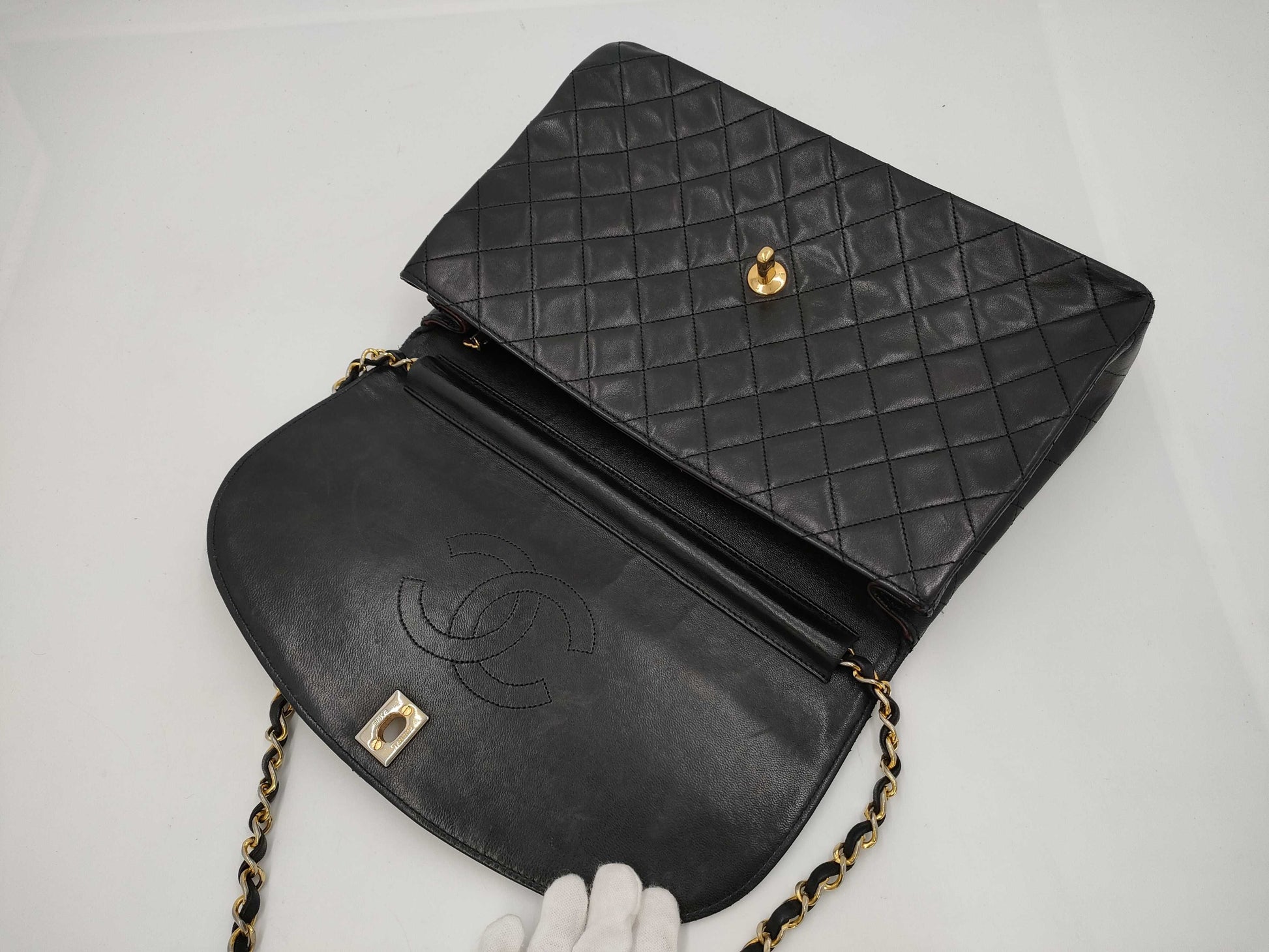 CHANEL Matelasse Chain G Hardware Shoulder Bag